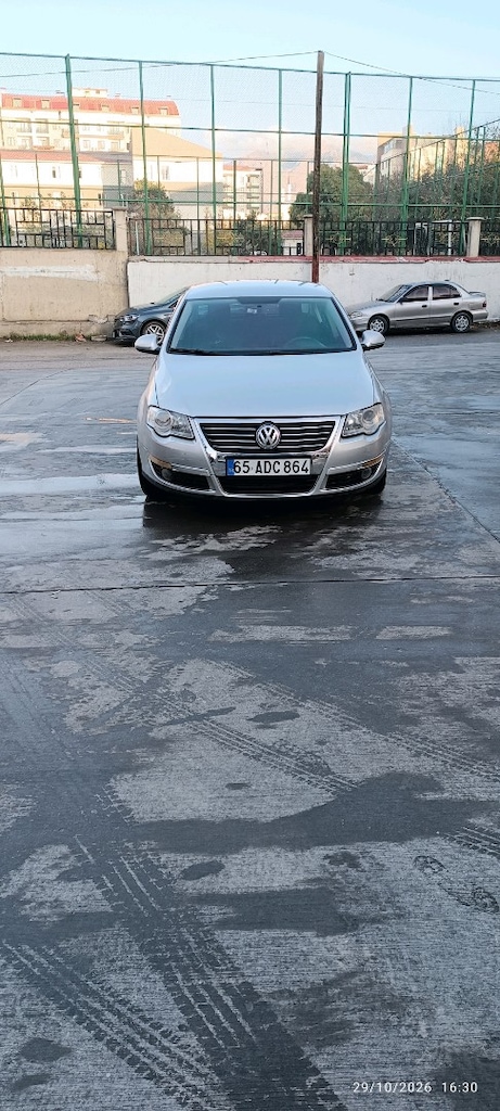 2011 model Volkswagen Passat 1.4 TSi - 4