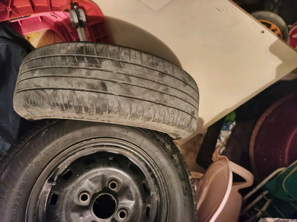 4x114.3 13 İnç Demir Jant + 175/70 R13 Lastik + 4 Adet BBS Kapak - 4