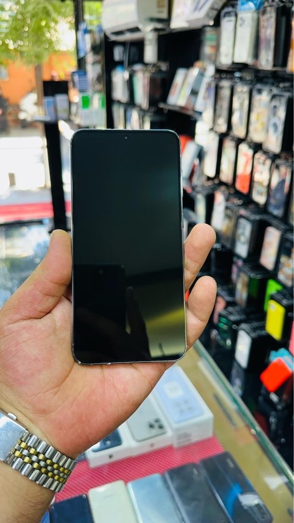 Samsung S23+ - 6
