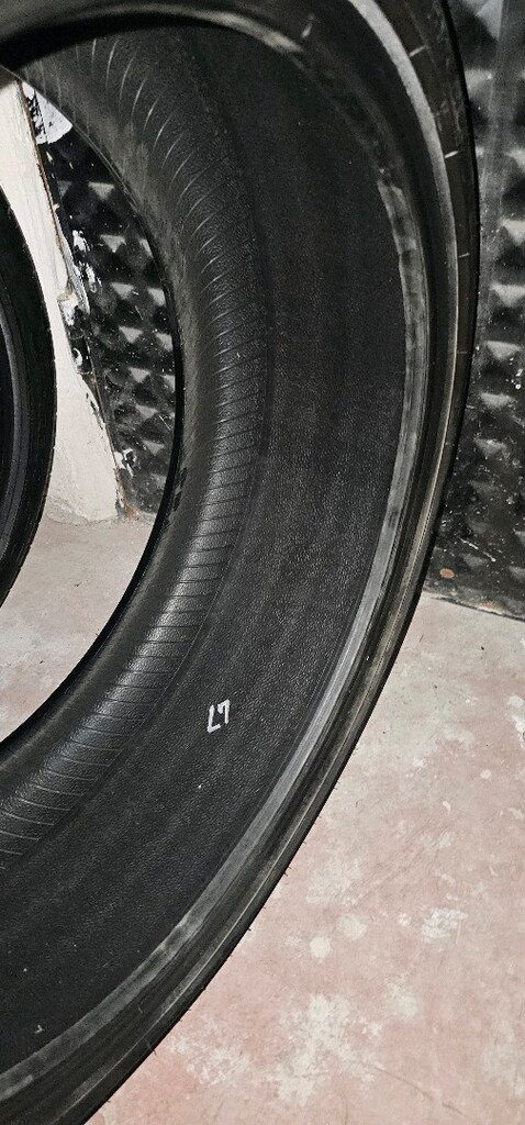 PIRELLI P7- 235/40/19 Lastik - 8