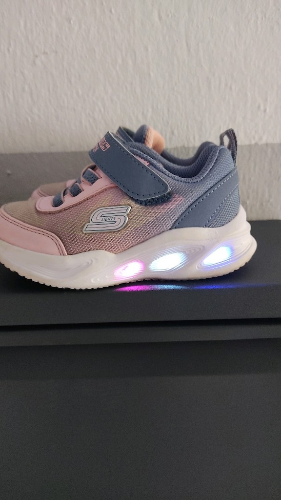 Skechers 23 numara ışıklı spor - 4