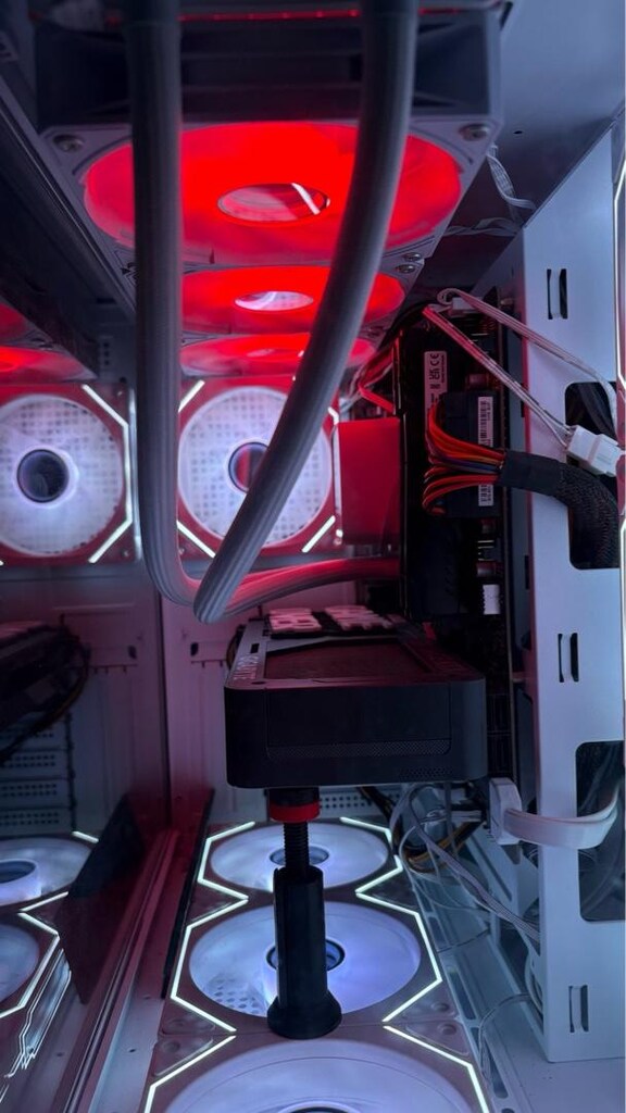 ACİL SATILIK GAMING PC - R5 5600 + RTX 5060 + 32GB RAM - 7