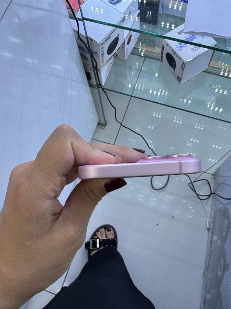 Iphone 15 - 4