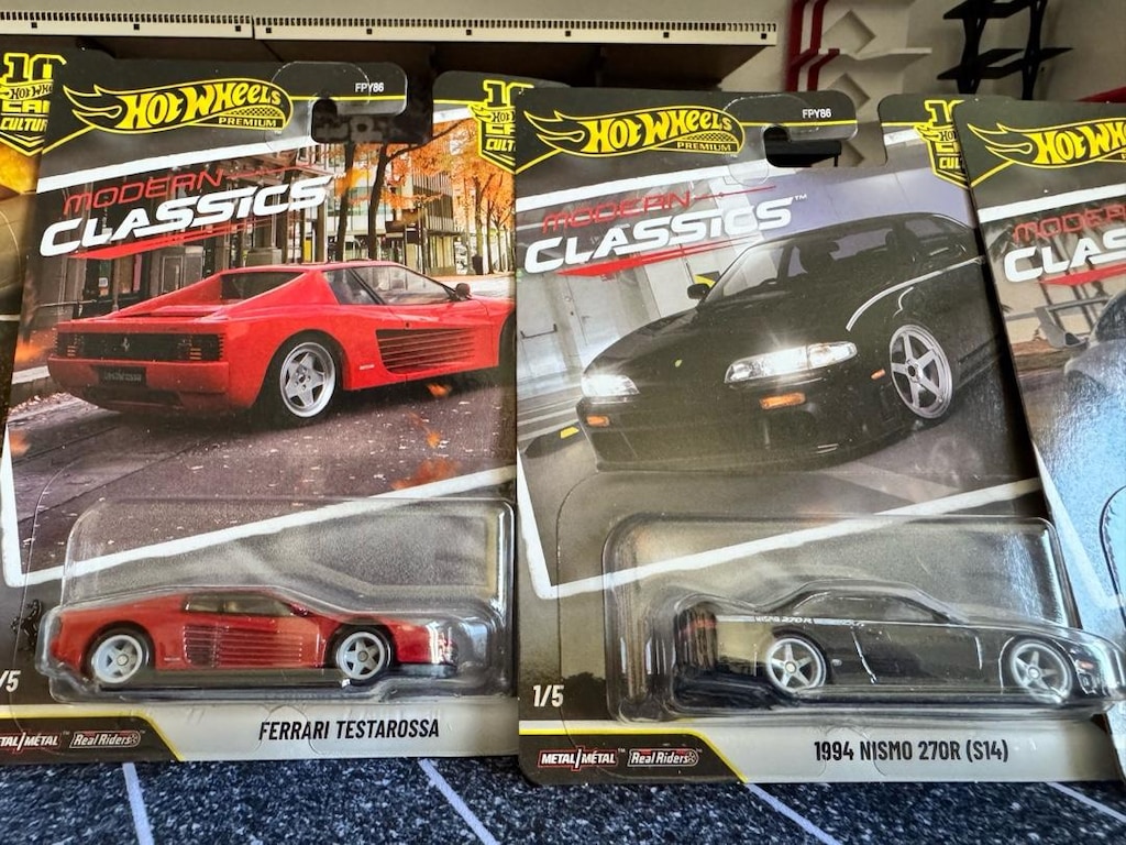 HOTWHEELS PREMIUM MODERN CLASSICS - 3