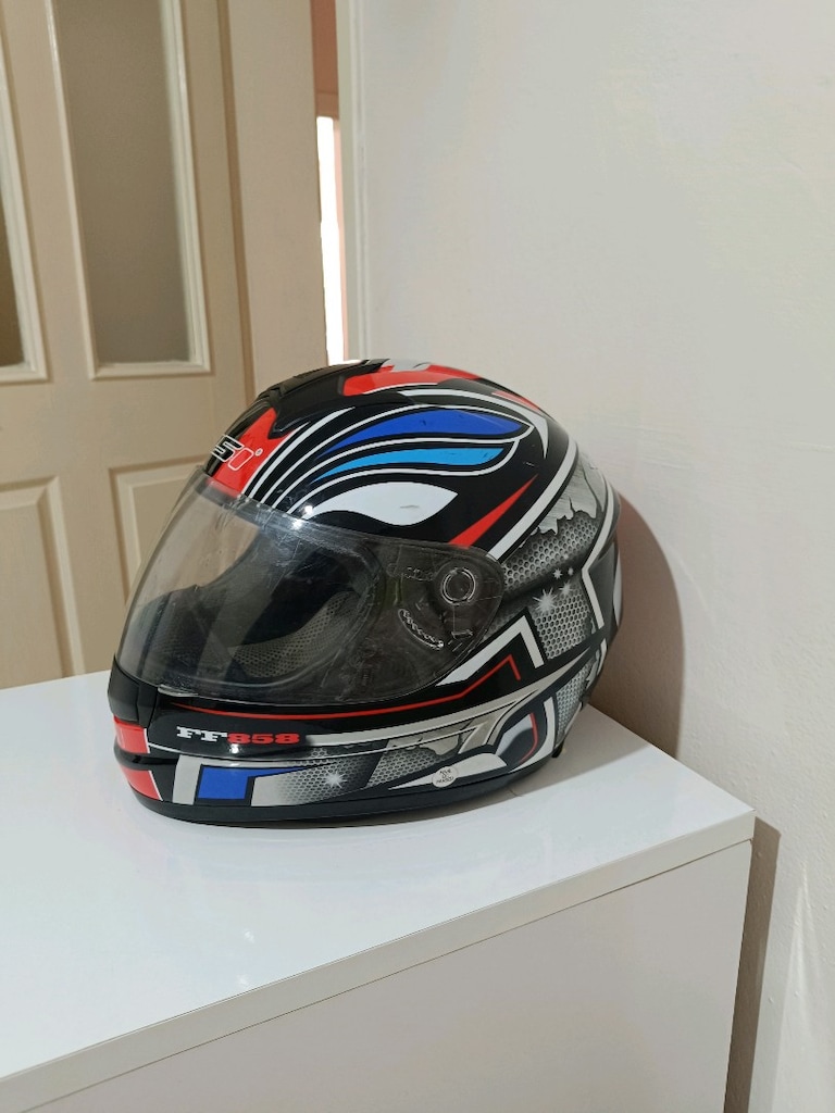 Kask - 4