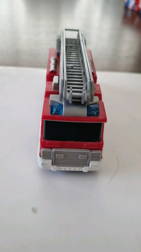 15 cm Dickie Toys oyuncak İtfaiye Aracı ( Kargo yapmıyorum) - 10