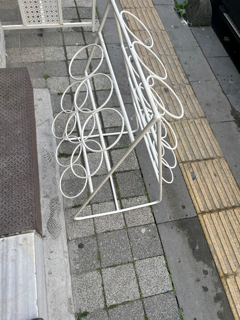 Metal çiçeklik ve diğer stant - 2