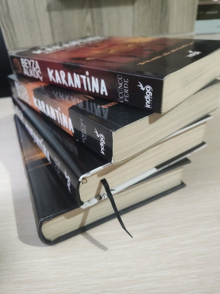 Beyza Alkoç Karantina Serisi 4 Kitap - 4