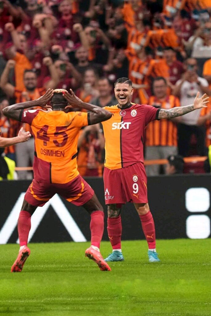 Çerçeveli Victor Osimhen Forması - 8