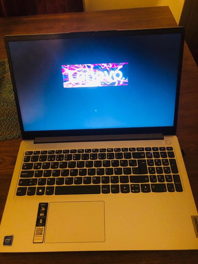 Lenovo IdeaPad 1 Intel Celeron 4GB 128GB SSD Windows 11 Home 15.6 - 3