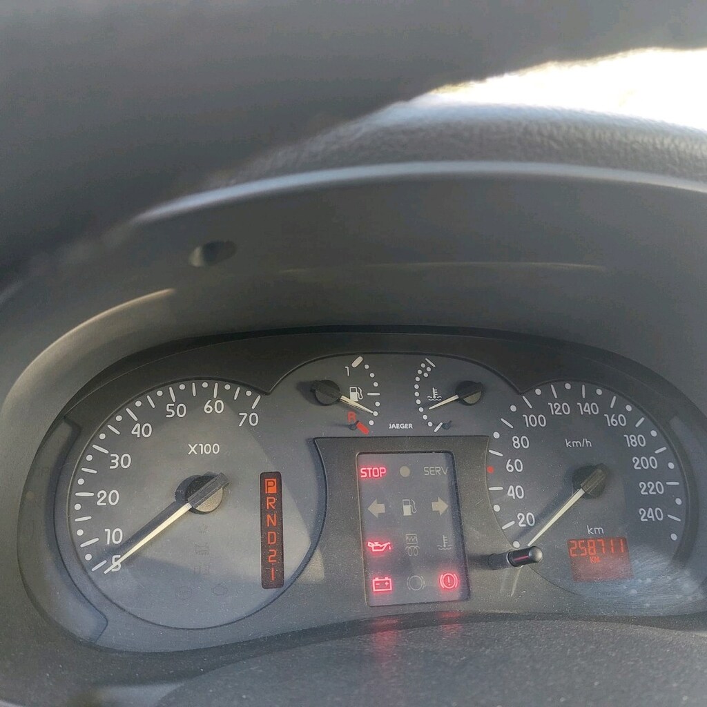 Bayan Öğretmenden Clio RTE 2000. Otomatik Vites - 13