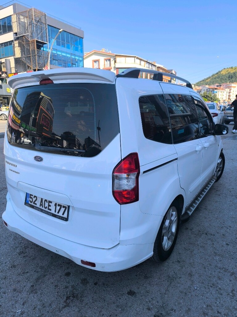 Ford Courier Otomobil - 10