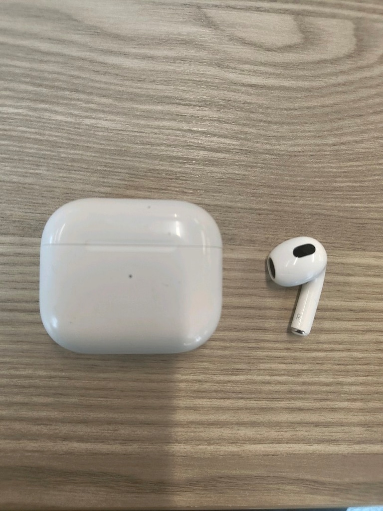 airpods 3. nesil orijinal kutu ve sağ kulaklık A2566