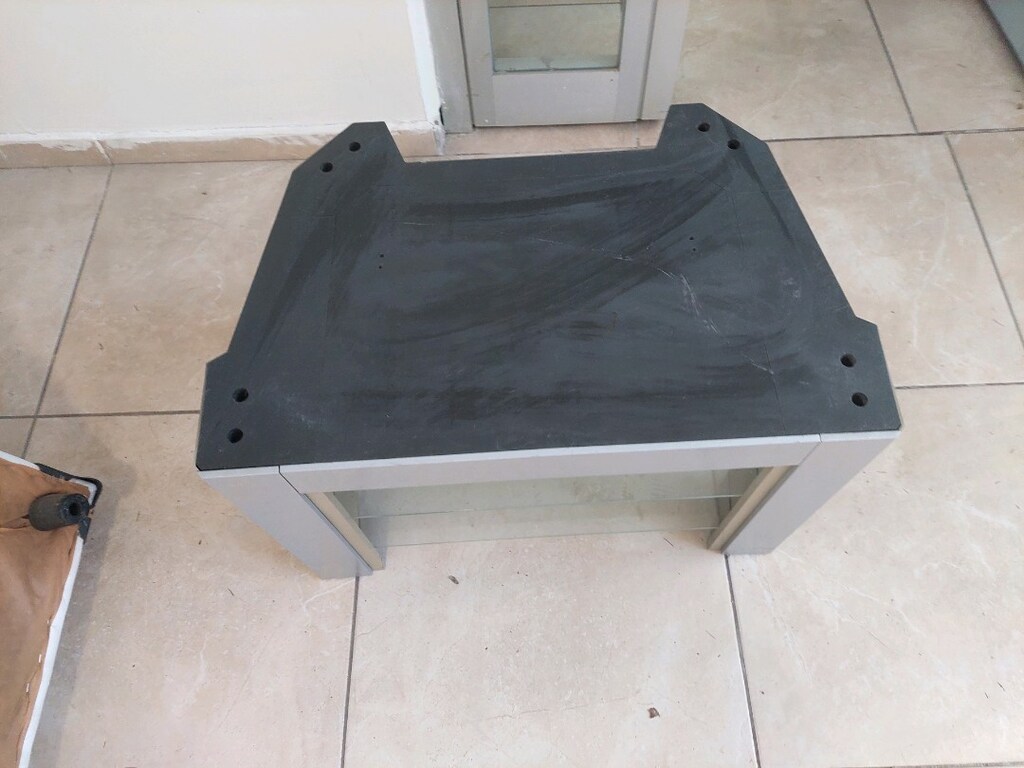 Tv sehpa. 70 cm. Yerden yüksekliği 50 cm. Ürün biraz tozlu. - 4