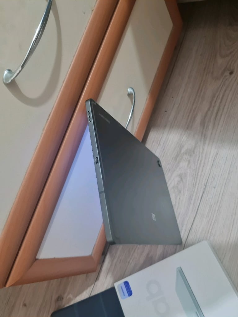 SIFIRDAN FARKSIZ YURTİÇİ 128GB 6RAM 10.9İNÇ SAMSUNG S9FE - 9