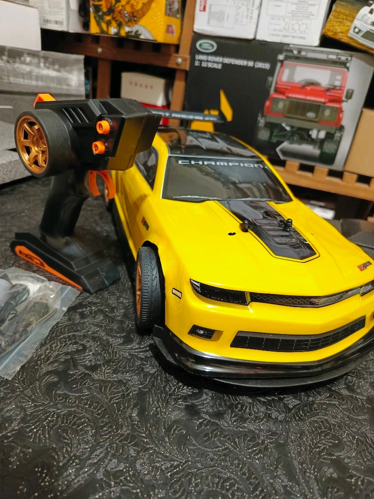 7.4 volt kumandalı rc araba - 2