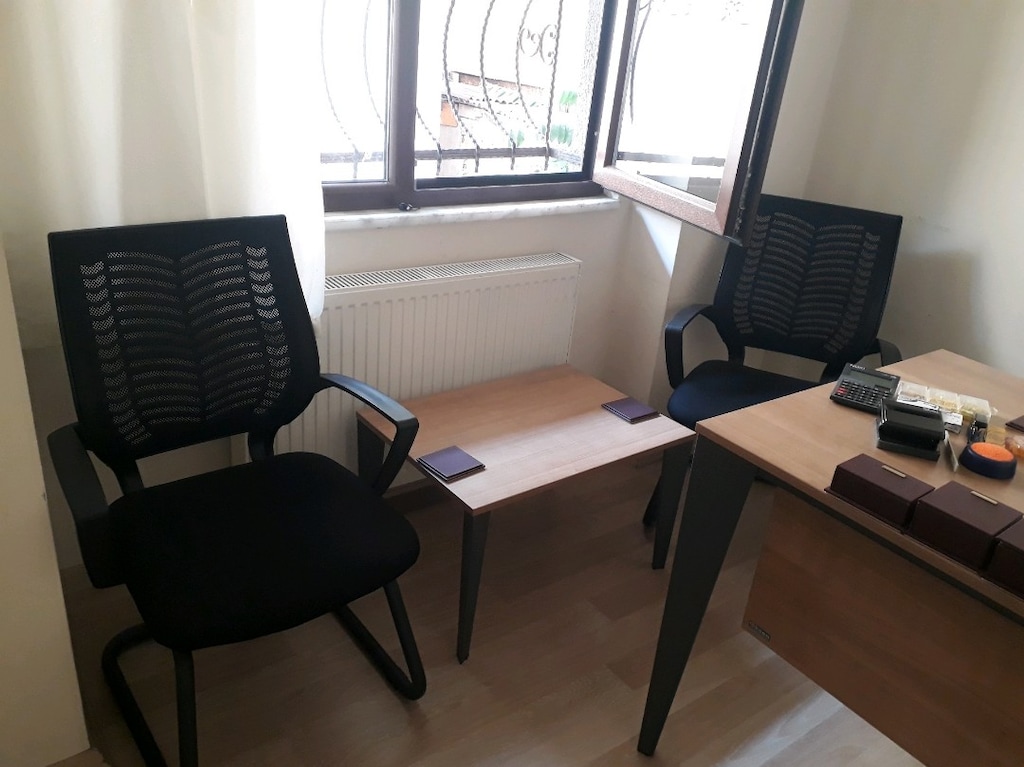 sifir hic kulanmamiş ofiss mobilyasi ve setyi - 3