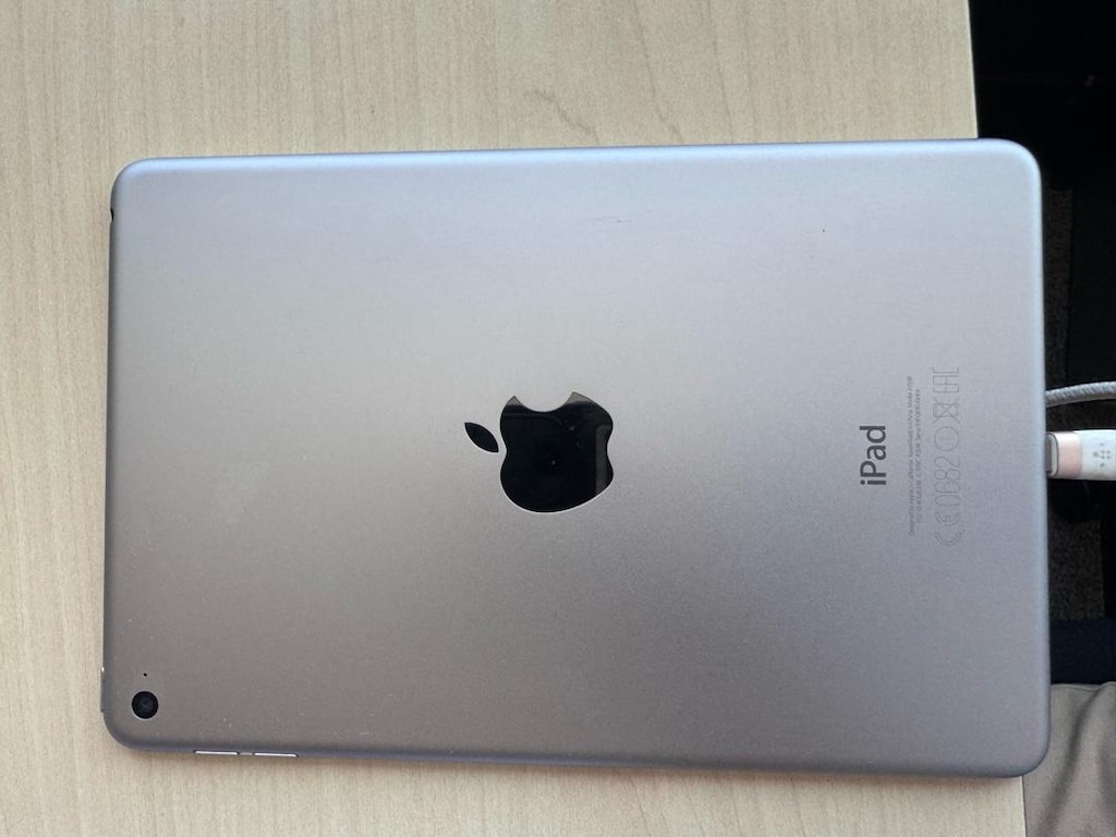 Apple iPad Mini 4 16 GB Wi-Fi (A1588) - 2
