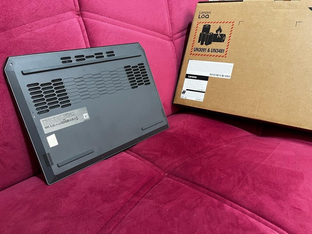 Lenovo LOQ 13.Nesil Core i7 13650HX-RTX5060 8Gb-24Gb-1Tb Ssd-15.6-W11 - 3