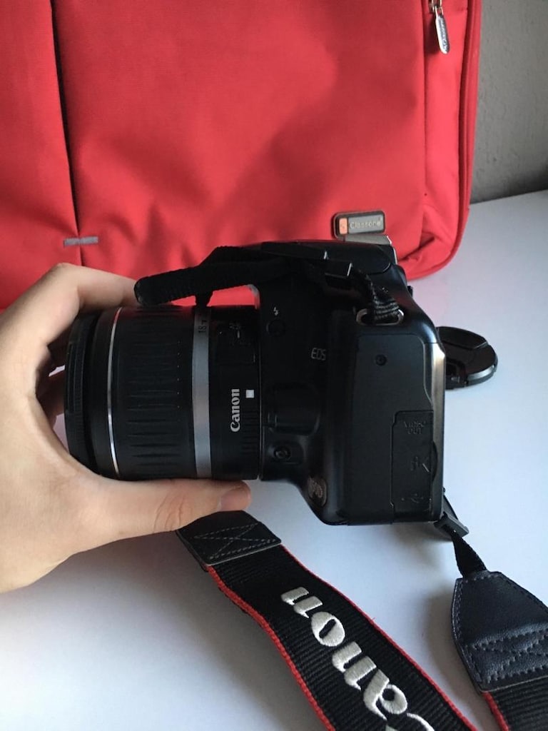 Canon 450D fotoğraf makinesi