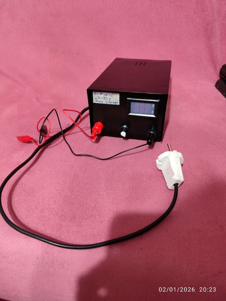 ayarlı4.5 12volt 5 amper göstergeli adaptör - 7