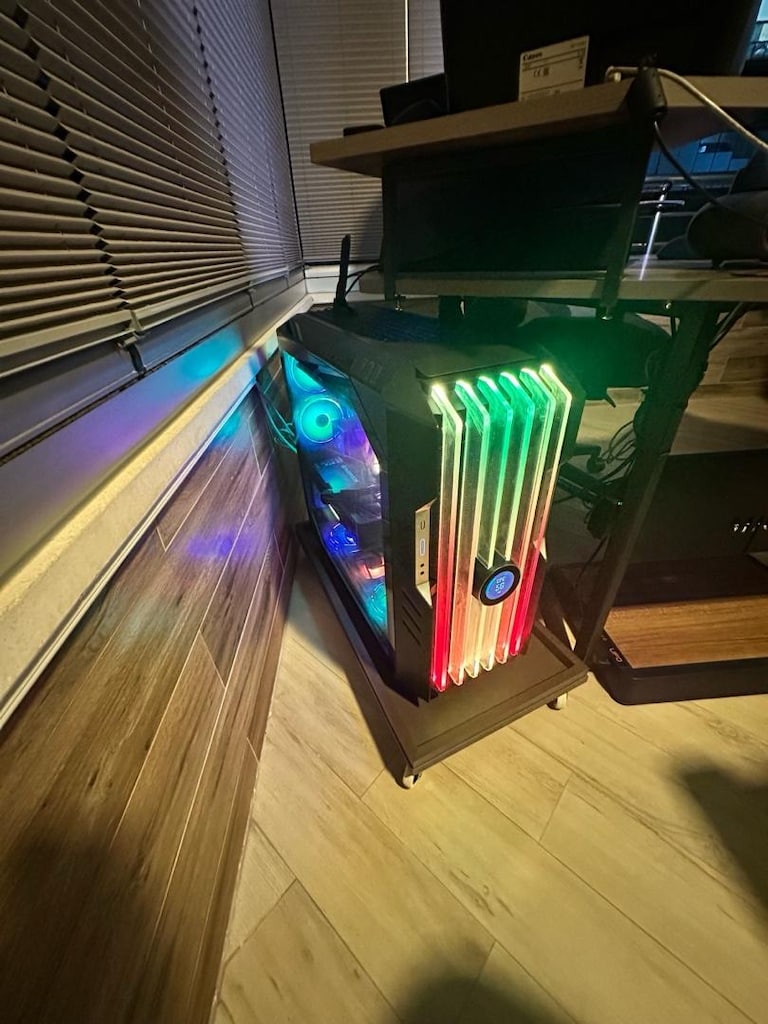 İLERİ SEVİYE OYUNCU SİSTEMİ - 500 HZ OLED MONİTÖR DAHİL - 2