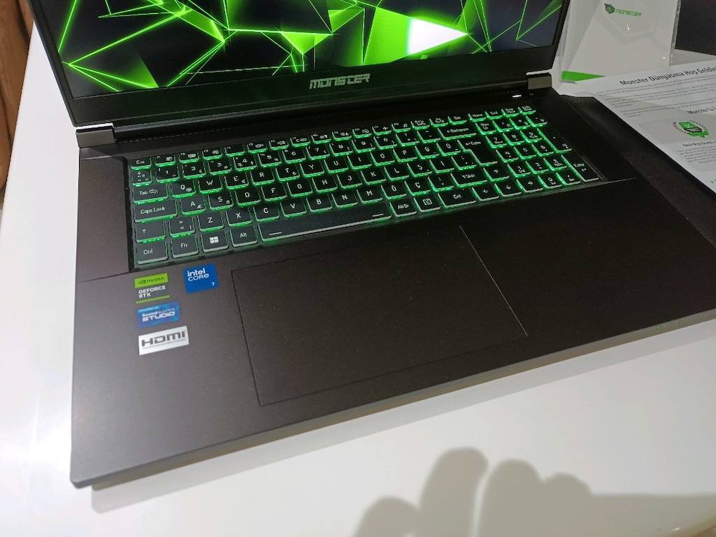 1 aylık MONSTER ABRA 17.3/144HZ/ CORE 7 ULTRA 250H 16 GB /1 TB - 4