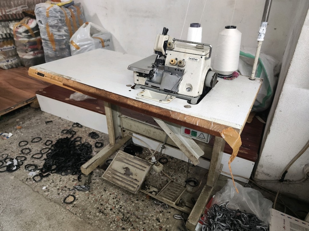 2 adet TEMİZ OVERLOK MAKİNASI 2 İP 4 İP KULLANILABİLİR - 8