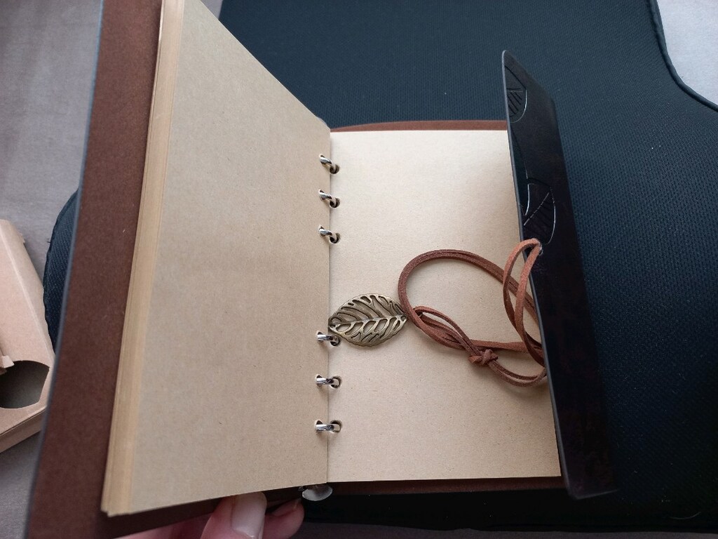 Büyük Yaprak Desenli Deri Defter - 4