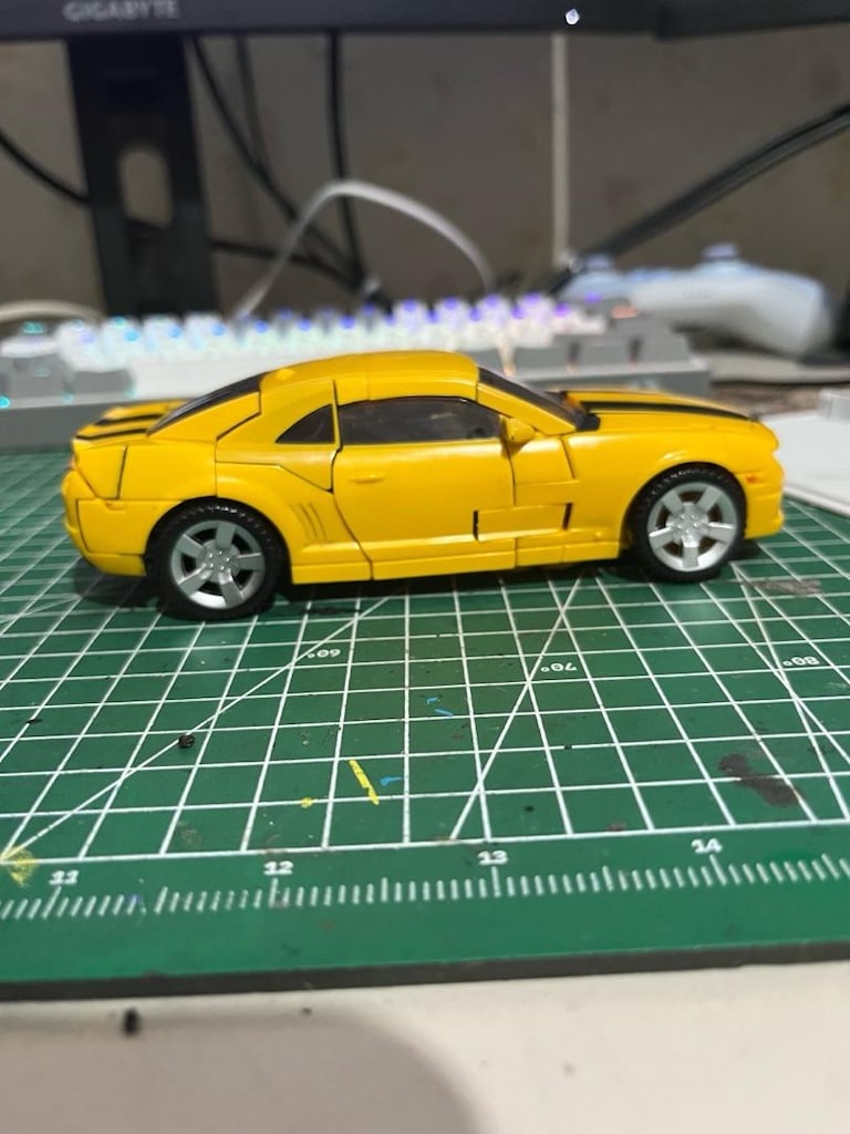 Bumblebee - Transformers figür oyuncak - 4