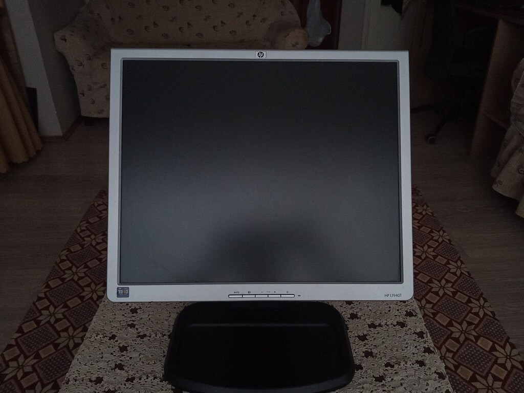 HP 19 İnç 75 Hz Pivot Monitör + Yükseklik / Eğim Ayarlanabilir Stand - 3