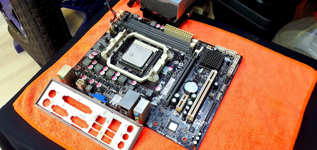 ECS A55F-M3 (1.0) FM1 Socket Anakart ve A4 3300 İşlemci - 4
