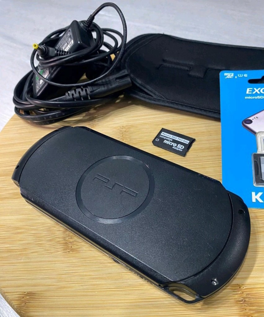 PSP E-1004 MODELİ 64 GB + 85 OYUN YÜKLÜ TEMİZ CİHAZ SORUNSUZ ÇALIŞIYOR - 2