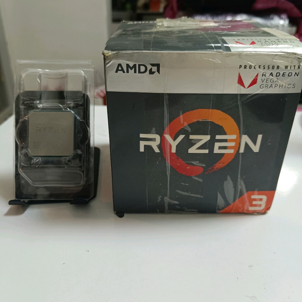 AMD RYZEN 3 2200 G APU TRAY KUTULU İŞLEMCİ - 2