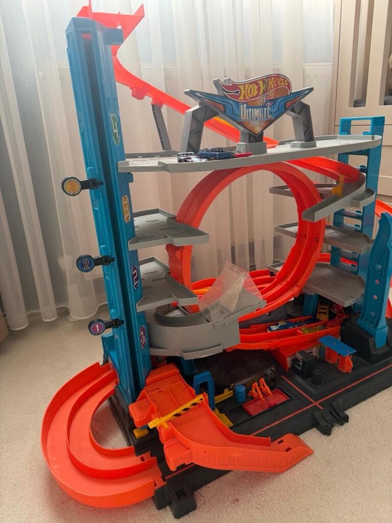 hotwheels ultimate garage - 4
