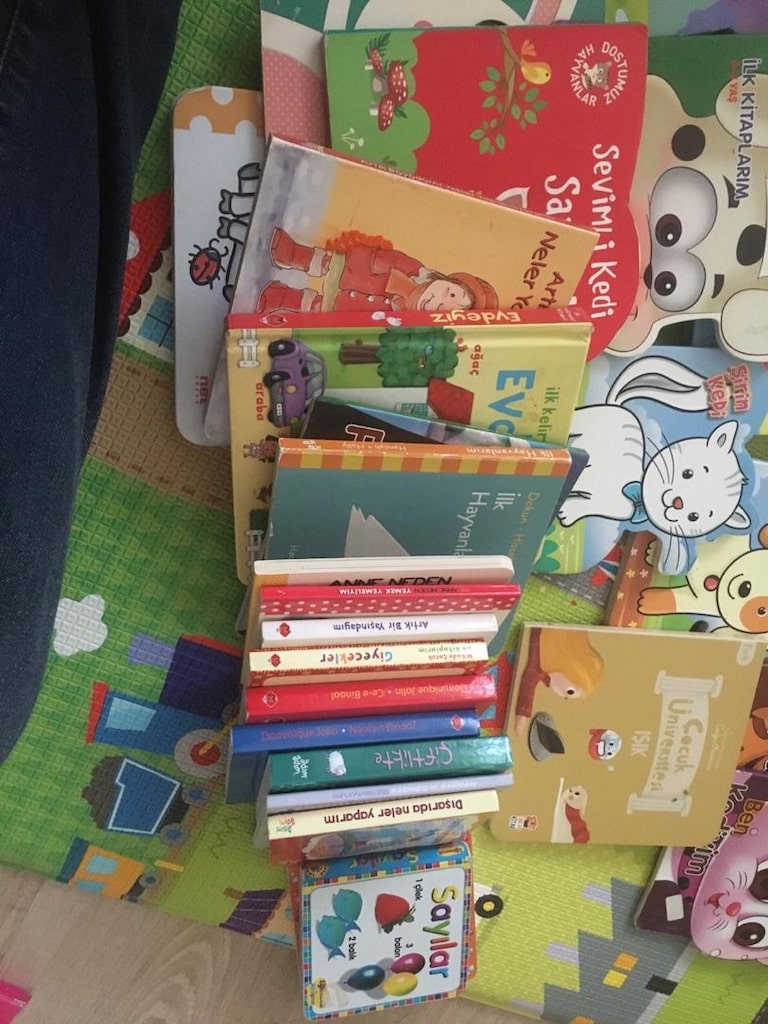 Muhtelif hepsi kalın karton bebek kitapları, sıfır ayarında