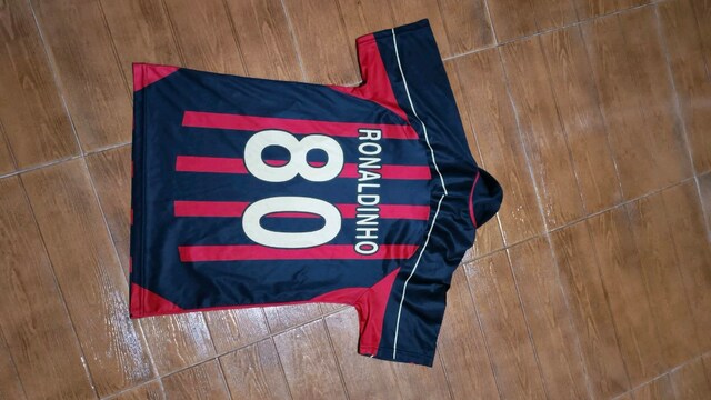 Adidas Milan Ronaldinho likralı forma Bir koltuk altı uçtan diğer uca