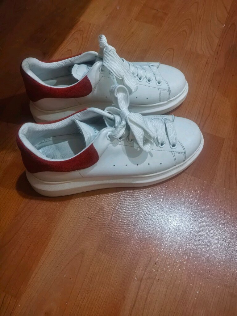 Alexander McQueen'in ikonik sneaker modeli. - 2