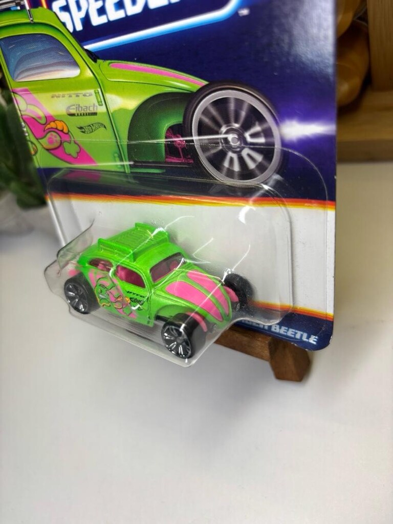 Hot Wheels 2024 Custom Volkswagen Beetle Neon Speeders - 4