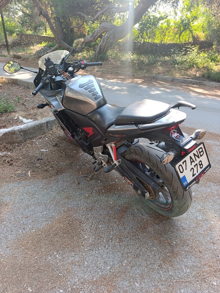 HONDA CBR500R - 6