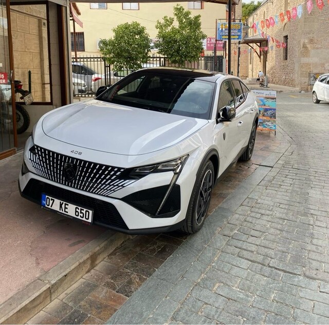 Peugeot 408