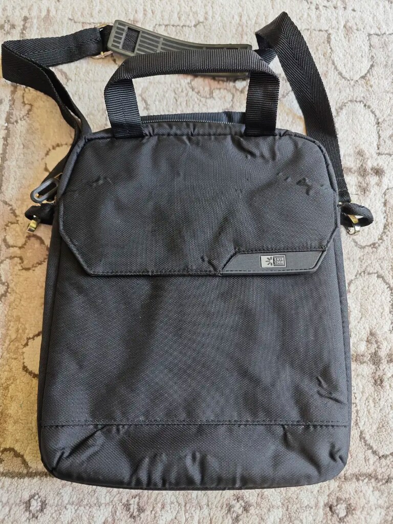 Case Logic Tablet Omuz Askılı Çanta