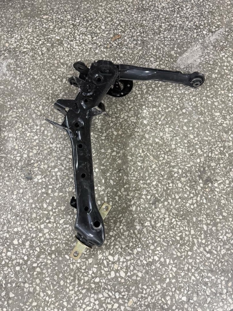 Honda civic fd6 sol arka salıncak Taşıyıcı - 2