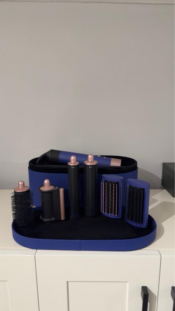 dyson airwrap - 10