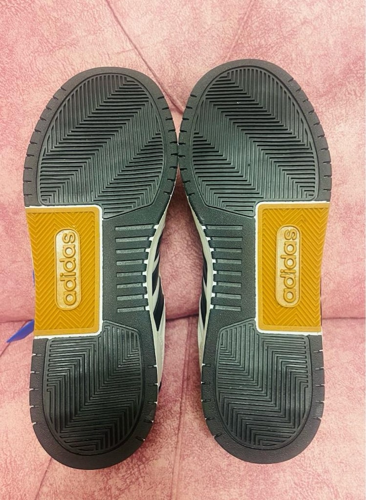 Adidas Siyah-Beyaz Spor Ayakkabı 39 Numara - 5