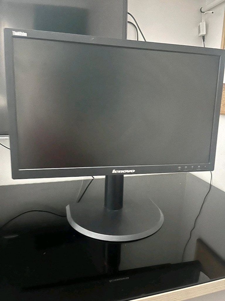 Lenovo monitör - 3
