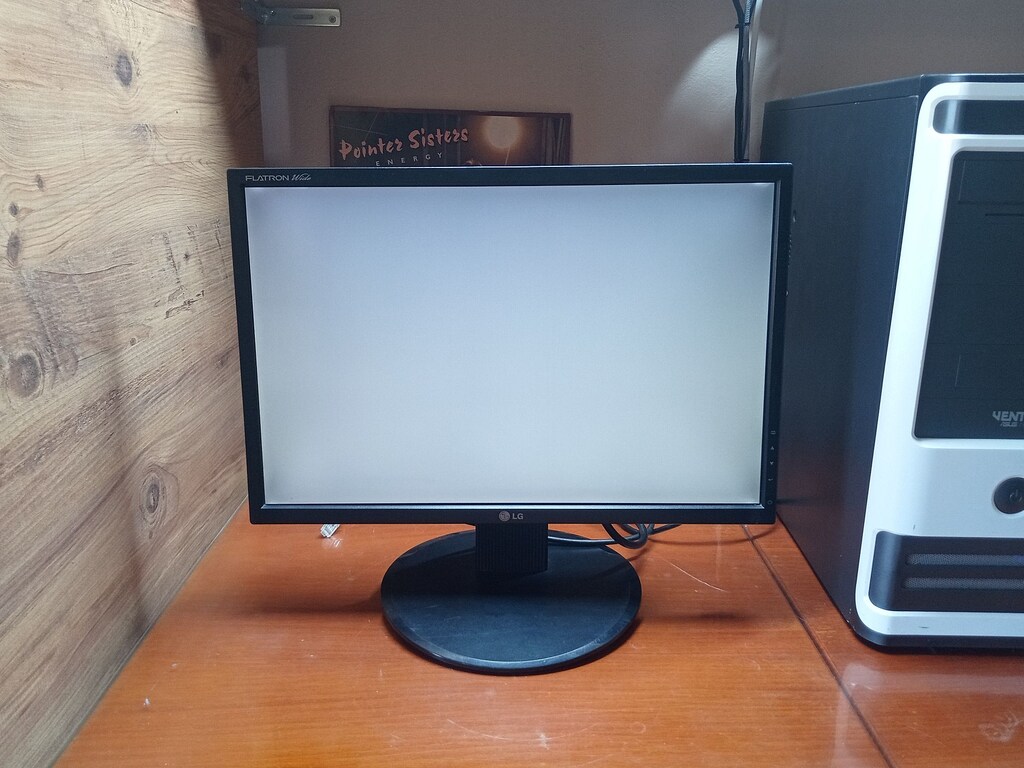 LG Flatron 19'' 75 Hz Monitör (L194WS-BF) - 5