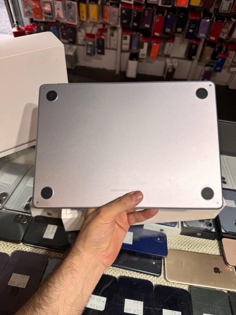 *APPLE MACBOOK AİR M4 13” 16/256 GB DEVİR SAYISI 35 PİL %100 KLAVYEY - 2