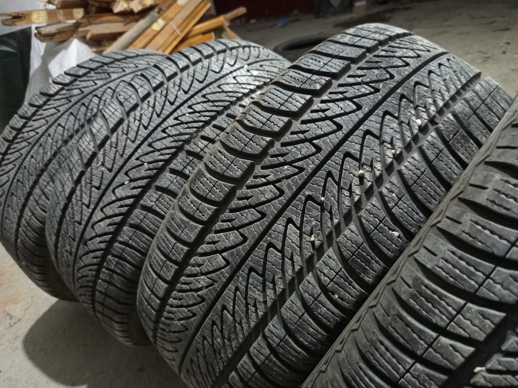 225/45/17 Goodyear 2022 kışlık km yapmamış sıfır sayılır - 2