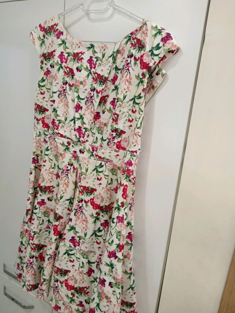 Çiçekli elbise - 2